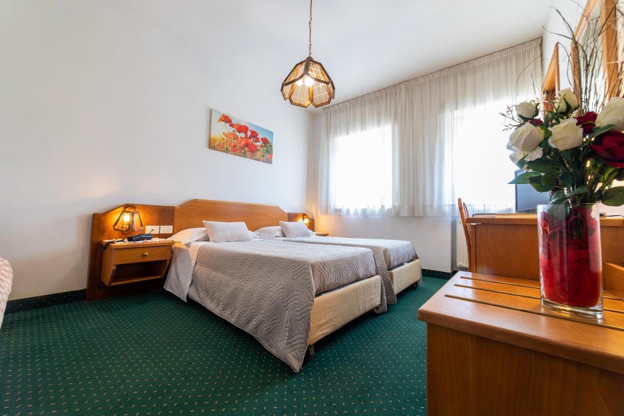 Hotel Ristorante Sagittario Feltre Luaran gambar