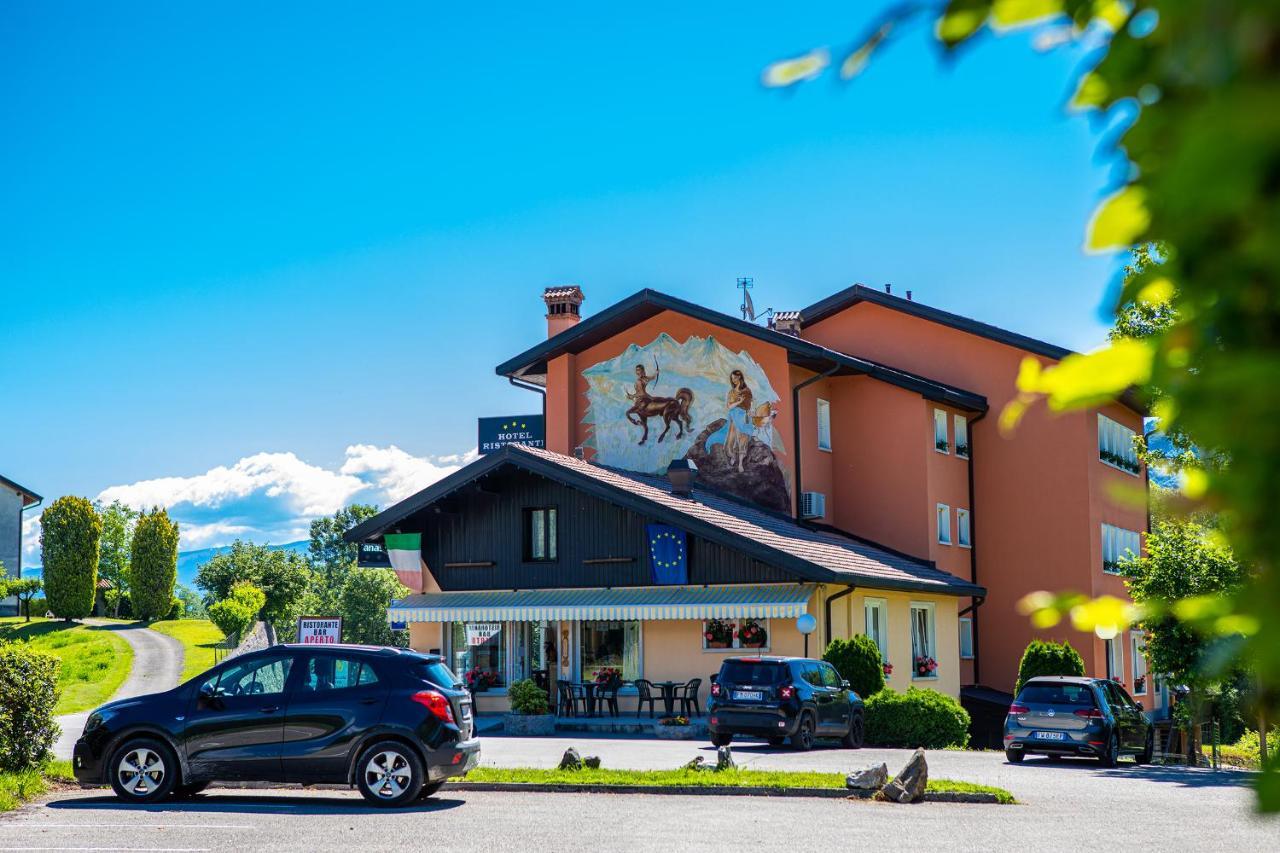 Hotel Ristorante Sagittario Feltre Luaran gambar