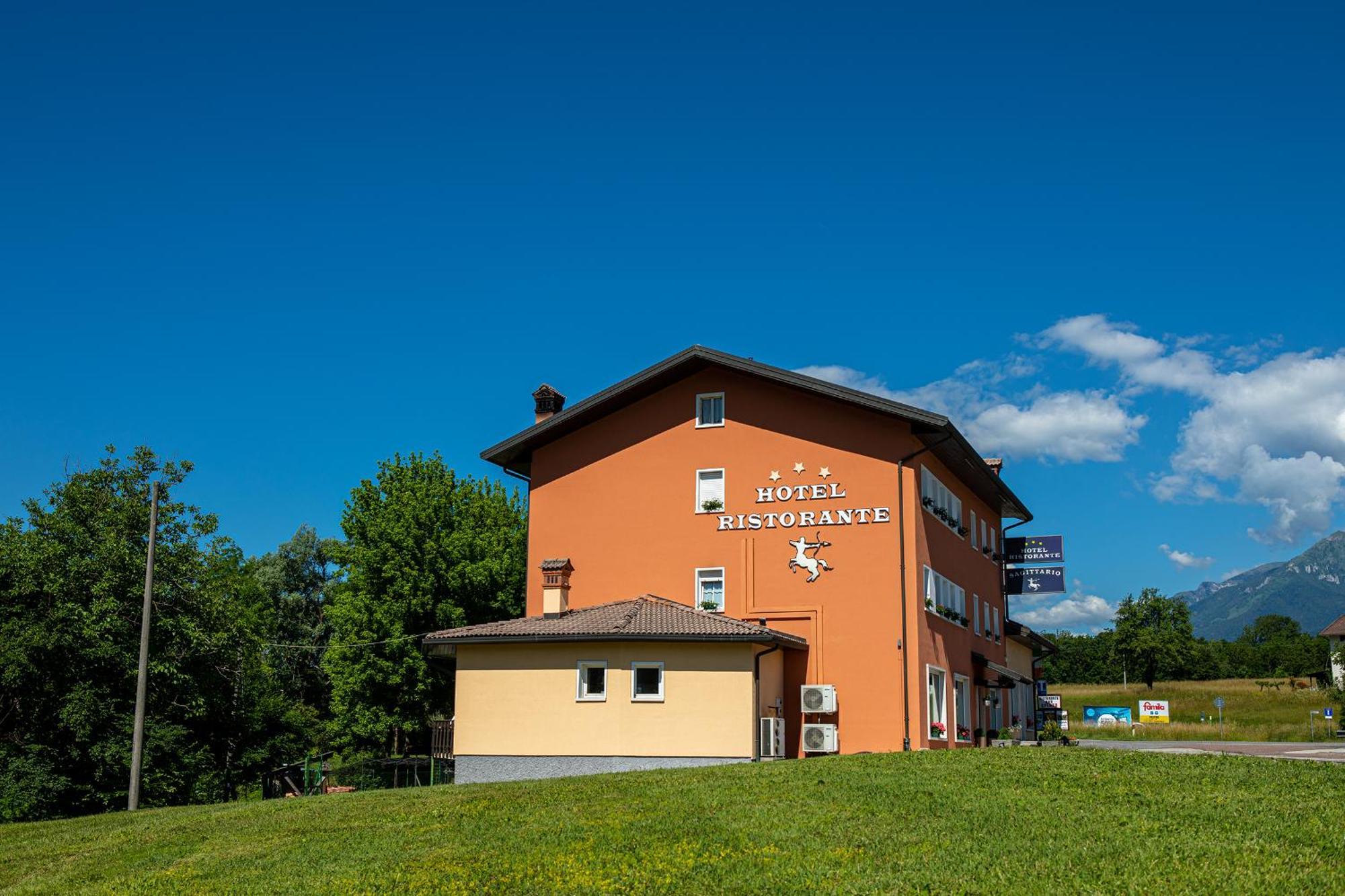 Hotel Ristorante Sagittario Feltre Luaran gambar