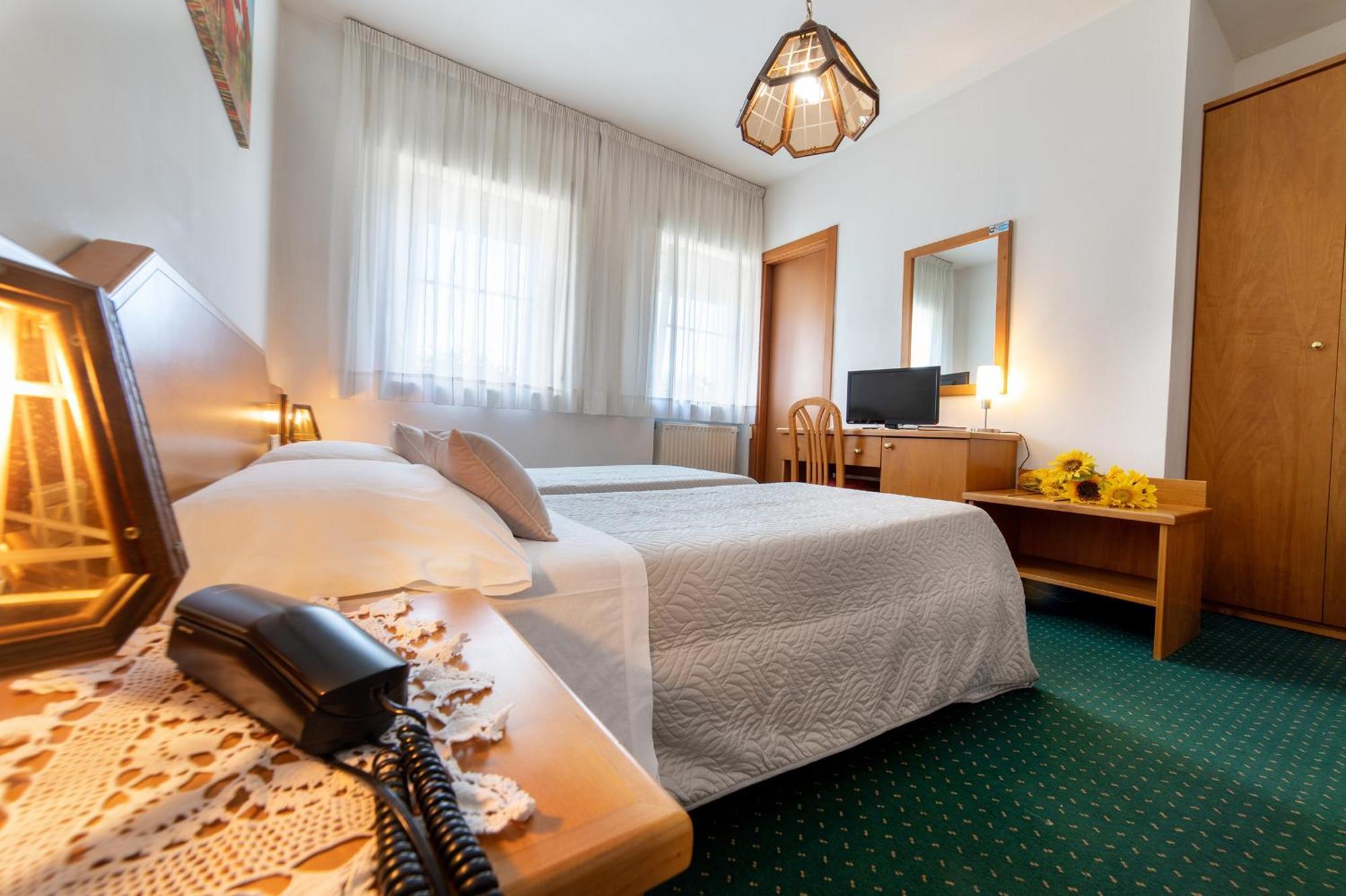 Hotel Ristorante Sagittario Feltre Luaran gambar