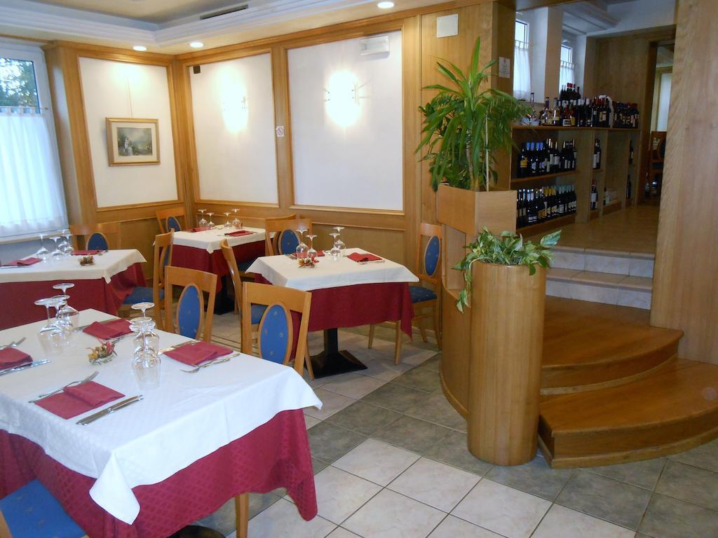 Hotel Ristorante Sagittario Feltre Luaran gambar