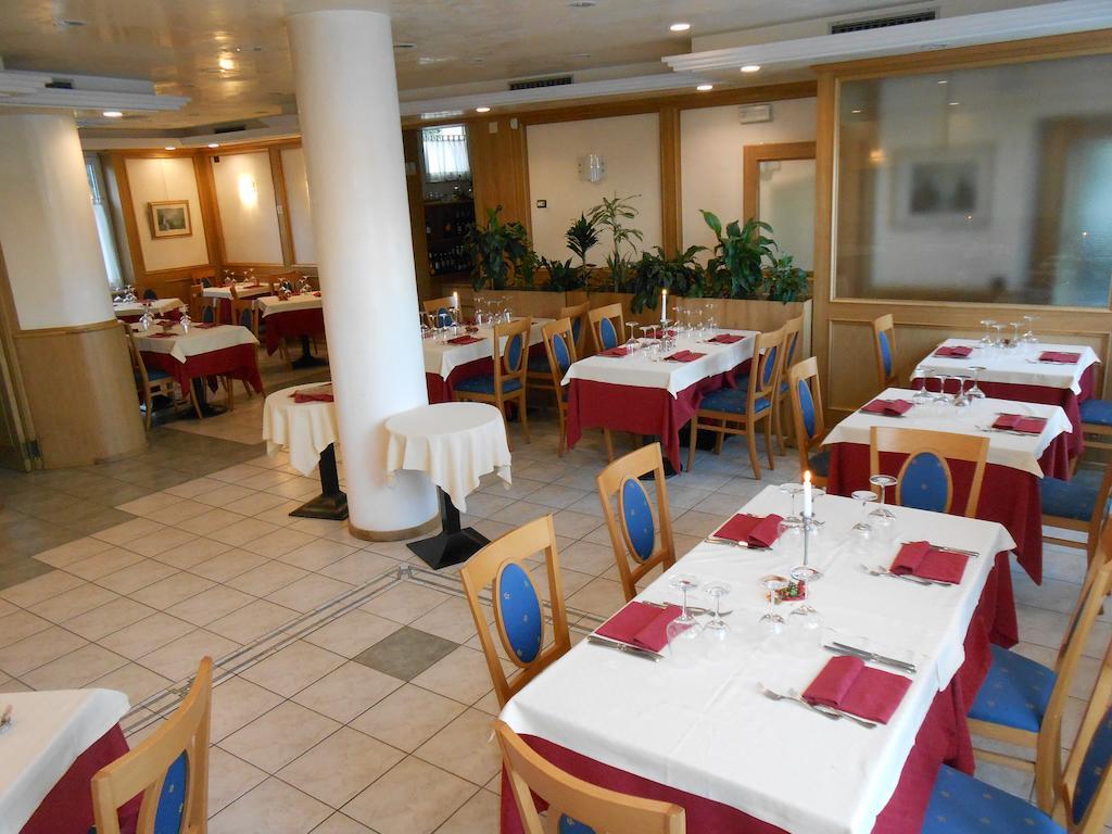 Hotel Ristorante Sagittario Feltre Luaran gambar